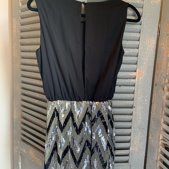 Short black sequin dress - Picture 4 of 4